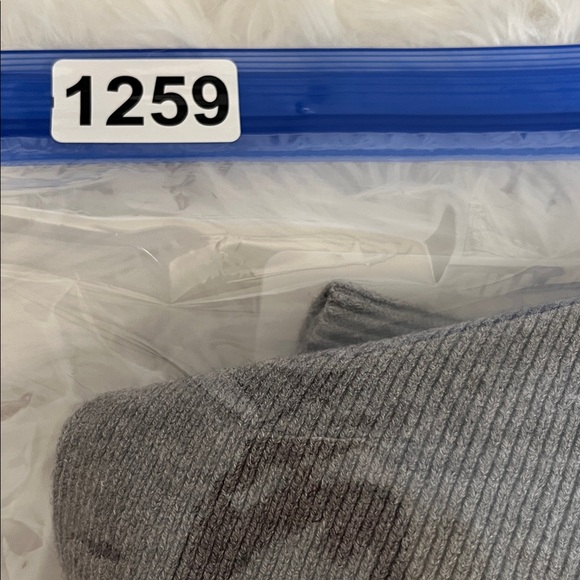 🦭 Fashion Nova V Neck Surplice Sweater - Picture 16 of 16